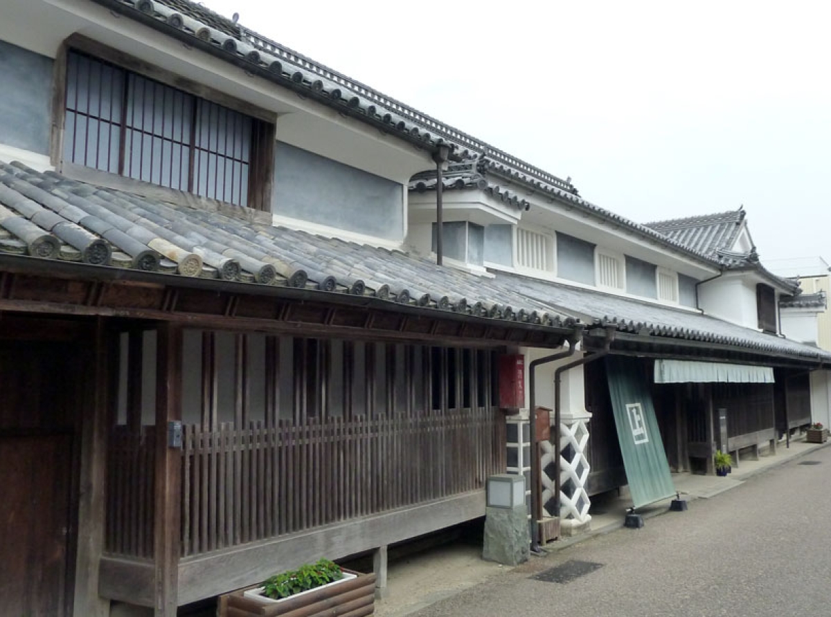 Wakimachi, the Center of Aizome in South Japan