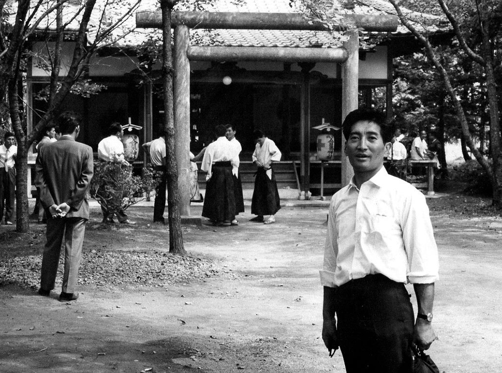 Henry Kono at the Aik-jinja in Iwama.